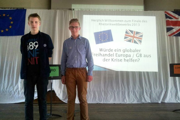 Foto: Tobias Kaim und Lutz Lohmann siegten beim Rhetorikwettbewerb in Lünen