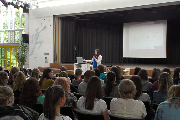 Foto: Carolin Groß informierte im Forum des SGS über MINT