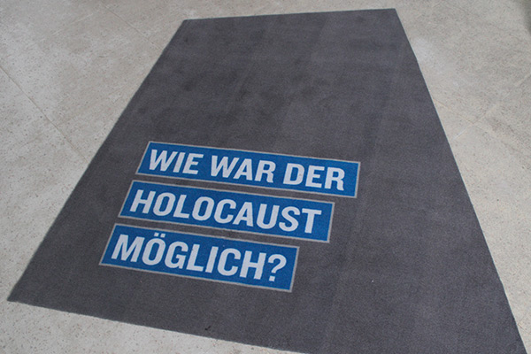 Foto: Wie war der Holocaust möglich? Eine der Fragen, mit denen sich die Besucher dem Thema der Ausstellung nähern können.