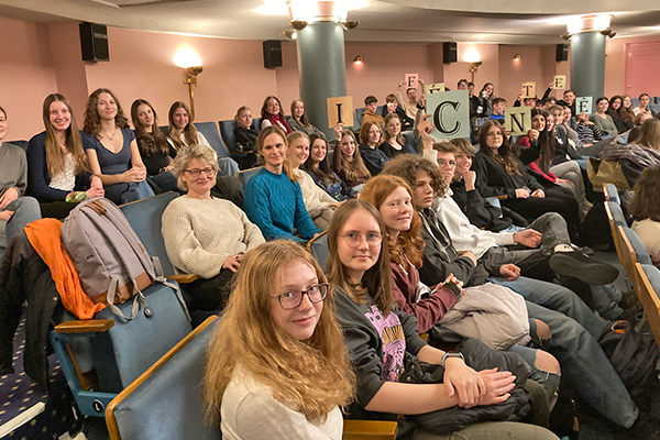 Foto: Besuch im Essener Astro-Theater.