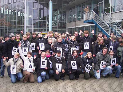Foto: Mit fünf Richtigen in 40 Sekunden ist unser aktueller Abiturjahrgang beim 1LIVE-Schulduell zur Zeit ganz vorne mit dabei.