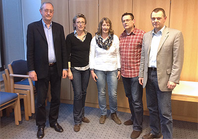 Foto: Stellv. Schulleiter Raimund Happ, Alexandra Nolde (1. Vorsitzende), Gaby Kimmlinghoff (Kassiererin), André Pfaff (2.Vorsitzender), Jörg Tuschmann (Schriftführer)