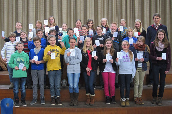 Foto: Schülerinnen und Schüler der Klassen 5 und 6 mit Herrn Geukes