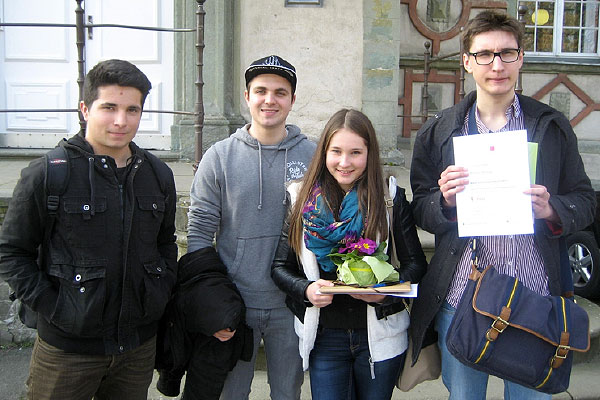 Foto: Abdullah Al Hayek, Kevin Jelen und die Finalisten Lara Schulte und Marvin Hilbig.