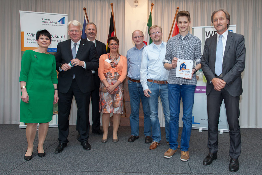 Foto: In einer Feierstunde im Dortmunder Rathaus wurde das Qualitätssiegel an das SGS überreicht.