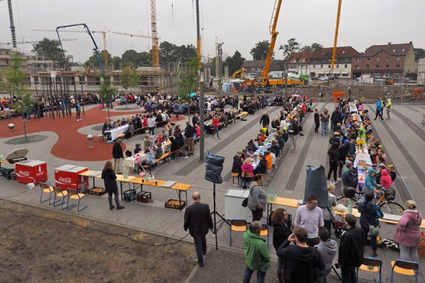 Foto: Das gemeinsam Frühstück auf dem neuen Campus.