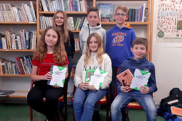 Foto: Die Gewinner des Schulentscheids am SGS des 61. Vorlesewettbewerbs.