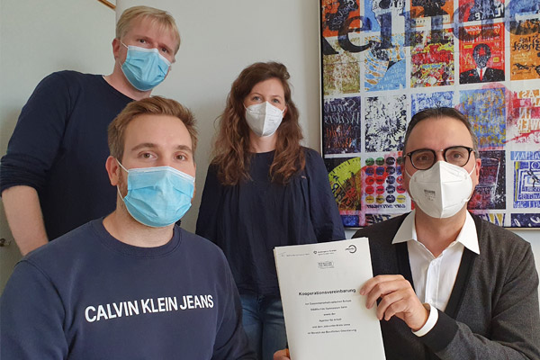 Foto: Das Studien- und Berufsberatungsteam freut sich über die intensivierte Zusammenarbeit mit der Agentur für Arbeit Hamm und dem Jobcenter Kreis Unna. Foto von links nach rechts: Florian Mersch (StuBo), Dennis Koll (Agentur für Arbeit), Franziska Schürmann (stellv. StuBo), Thomas Schneider (kommissarische Schulleitung).