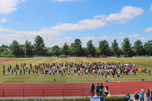 Foto: Krönender Abschluss eines tollen Tages: ein Tanz bei schönstem Sonnenschein.