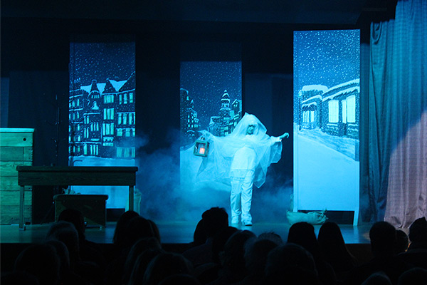 Foto: Der Geist der Weihnacht erfasste das Forum des SGS…