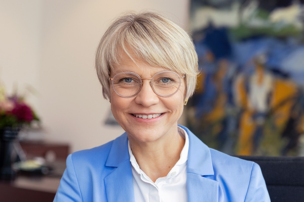 Foto: Dorothee Feller, Ministerin für Schule und Bildung des Landes Nordrhein-Westfalen.