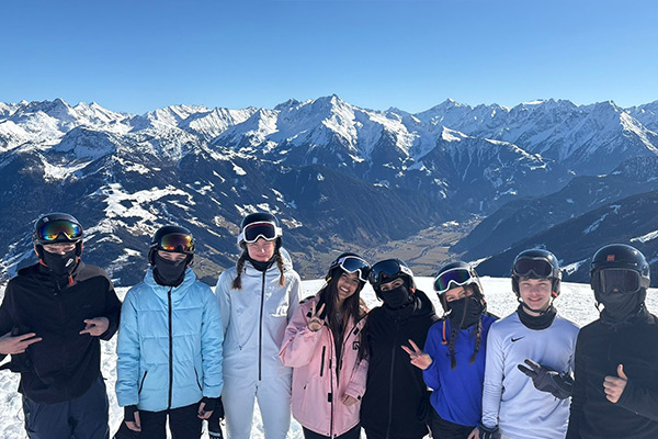 Foto: Grüße vom Berg bei strahlendem Sonnenschein.