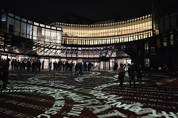 Foto: Die Illumination am Landtagsgebäude.