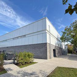  Dreifach-Sporthalle auf dem Campus-Gelände.