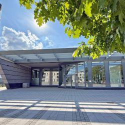  Zweifach-Sporthalle auf dem Campus-Gelände.
