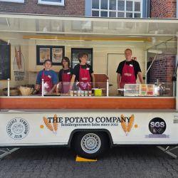  Bis hierhin war es ein langer Weg: Der mobile Streetfood-Stand der Schülergenossenschaft Selm eSG.