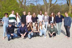 Foto zum Artikel:  Die deutsch-schwedische Gruppe am Strand