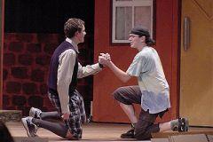 Foto zum Artikel:  Spielen auf der Bühne die jungen Blutsbrüder:…