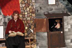 Foto zum Artikel: Die kleine Hexe auf der Bühne des SGS.