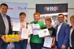 Foto zum Artikel: Der Schwerter Bürgermeister Axourgos (2.v.r.)…